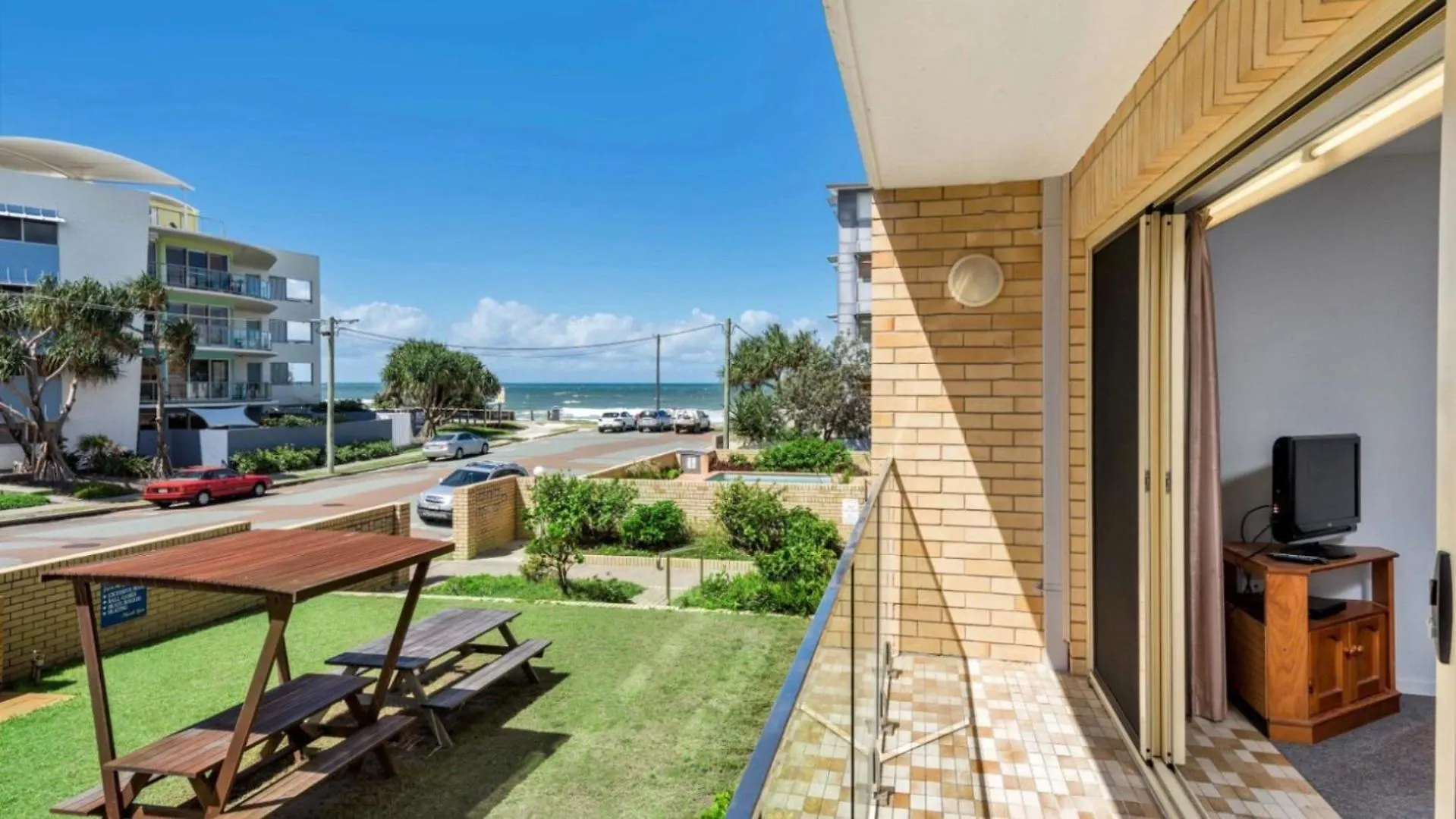 Unit 5 'Dulkara' Kings Beach Caloundra